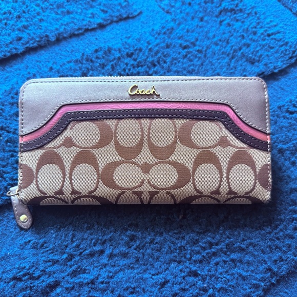 Coach Heritage Stripe Signature Logo Brown & Pink Zip Around Wallet- Genuine - Picture 1 of 6
